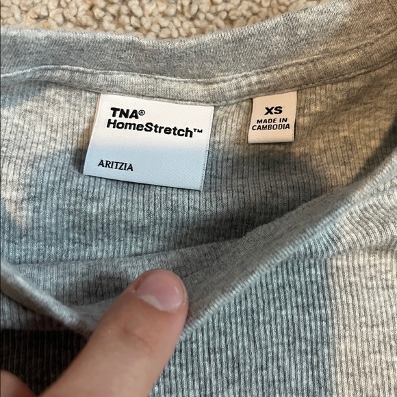 Bundle of 2 Aritzia Gray TNA Tees - Picture 3 of 9